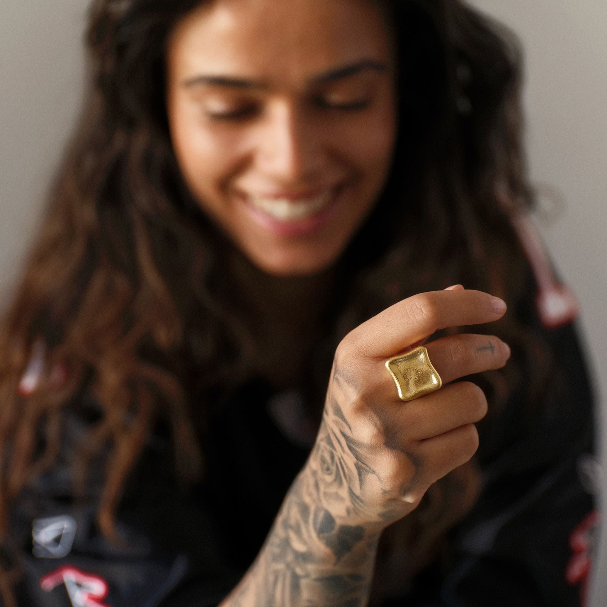 Store Rebel Signet Ring