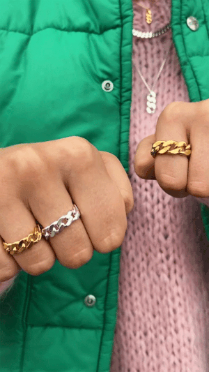 //camillebrinch.dk/cdn/shop/files/Styling_video_4.jpg?v=1614293995&width=500