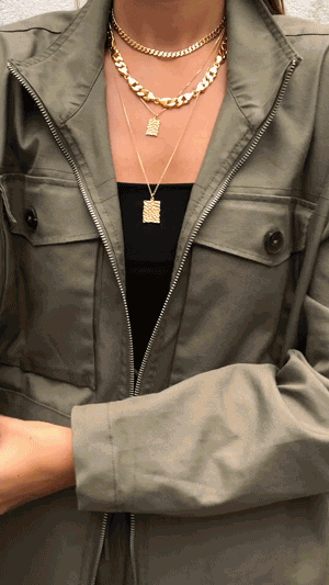 //camillebrinch.dk/cdn/shop/files/style-classy-sassy-gold_8c744329-7270-421c-a396-4912a0a732b3.jpg?v=1614291934&width=500