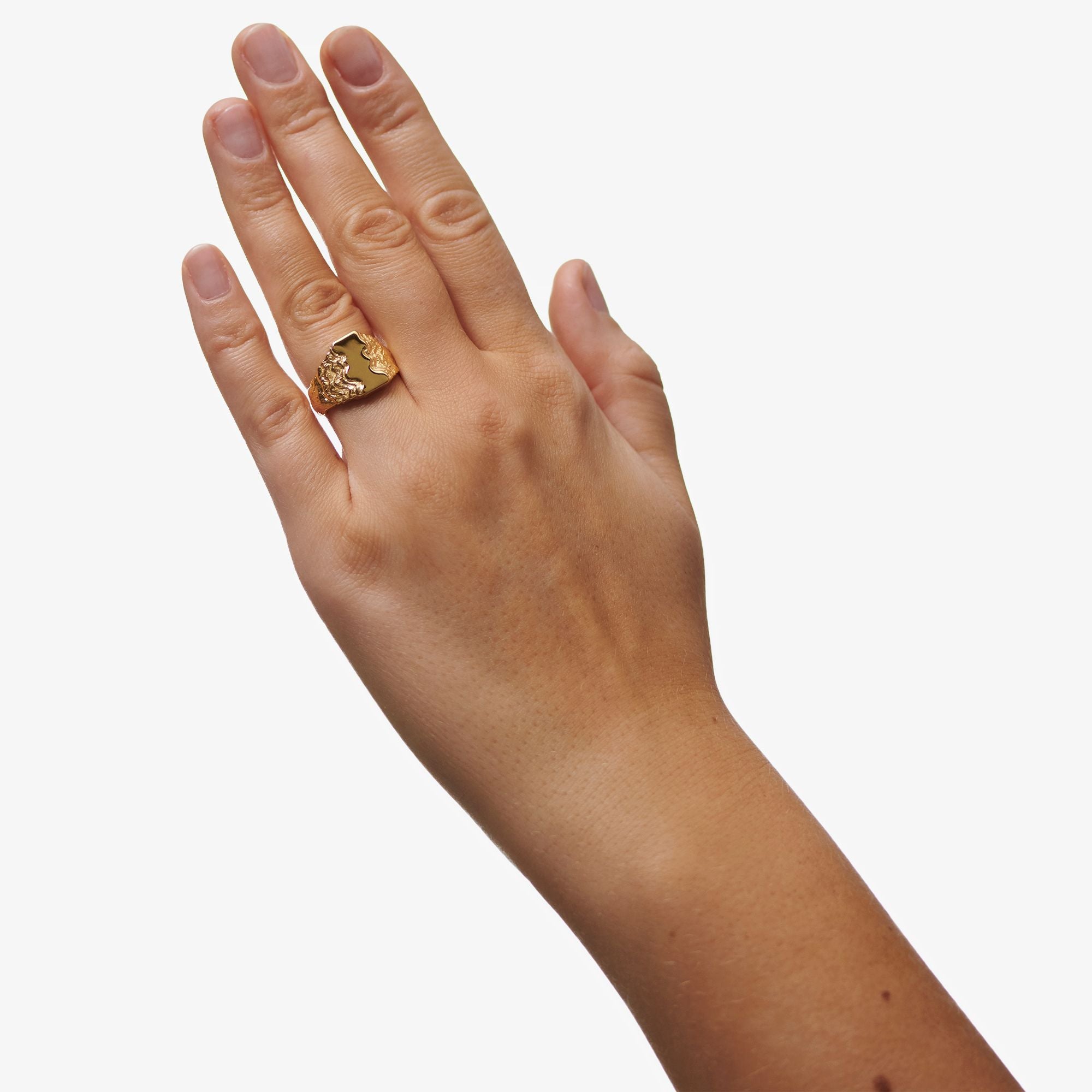 Curvy Layers Ring