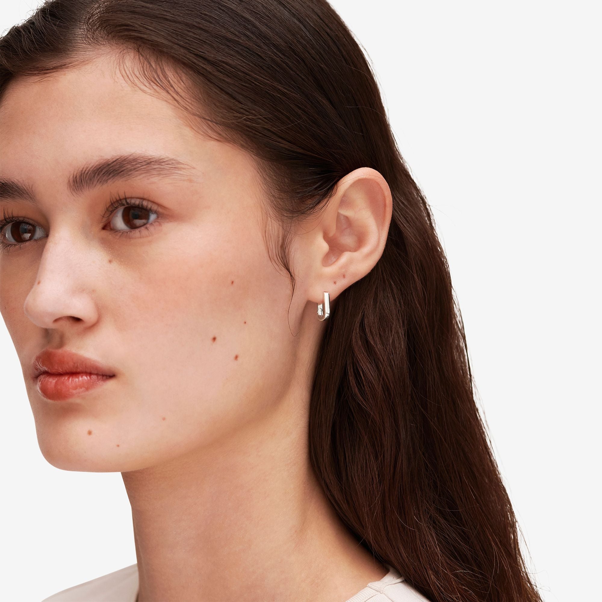 Huggie Flow Øreringe